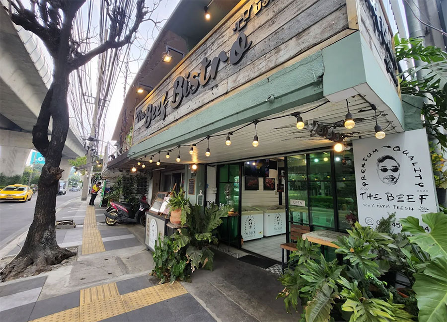 Where to Eat Halal Food in Bangkok When Staying Near MRT Bang Phlat