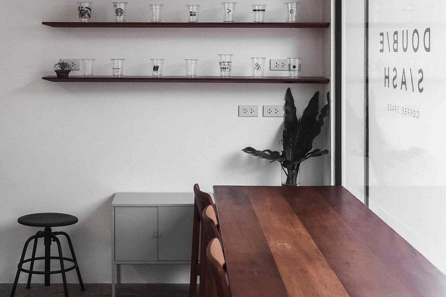 Double Slash Coffee Space - The Riski Residence Hotel and Residence โรงแรมมุสลิม ย่านบางพลัด-จรัญสนิทวงศ์